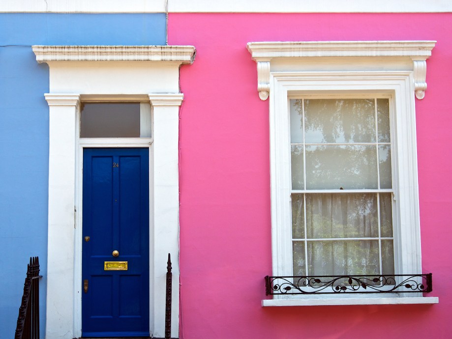 blue house pink house