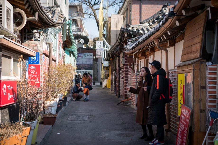 bukchon village.jpg