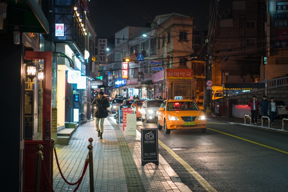 itaewon at night 2