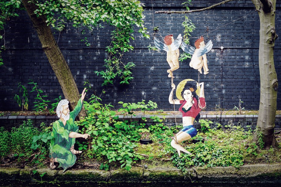 winehouse ascending.jpg